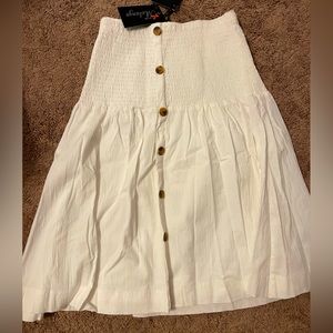 White knee-length skirt